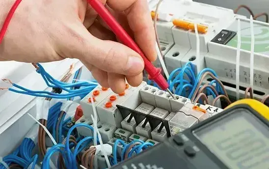 Professional electrician in Heston